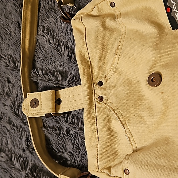 Kavu pale yellow canvas Oxford hobo style purse - Picture 4 of 8